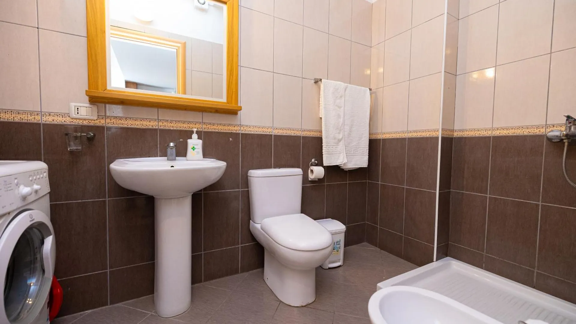 Lucas Apartments Rental Vlore
